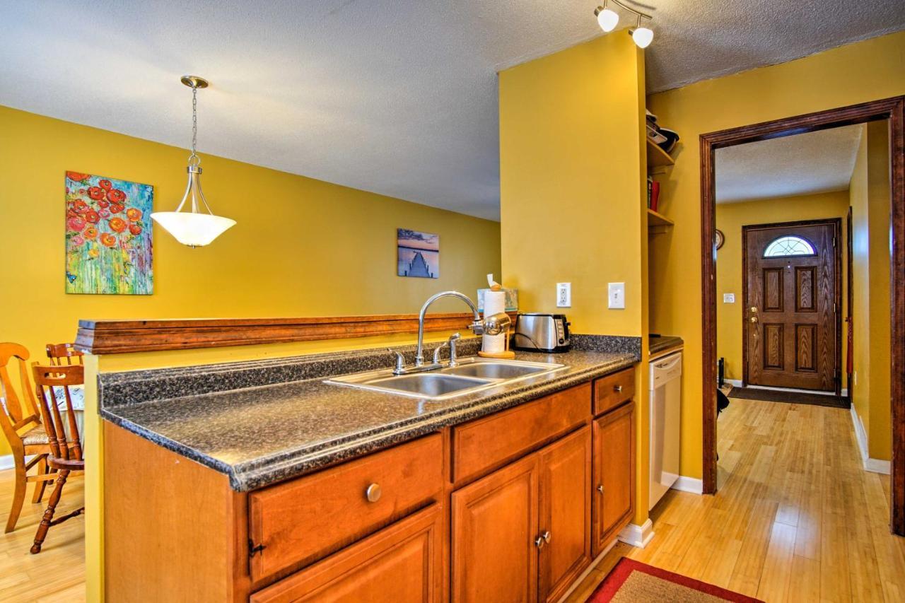 Wooded Twin Lakes Retreat 13 Mi To Lake Michigan! Bagian luar foto